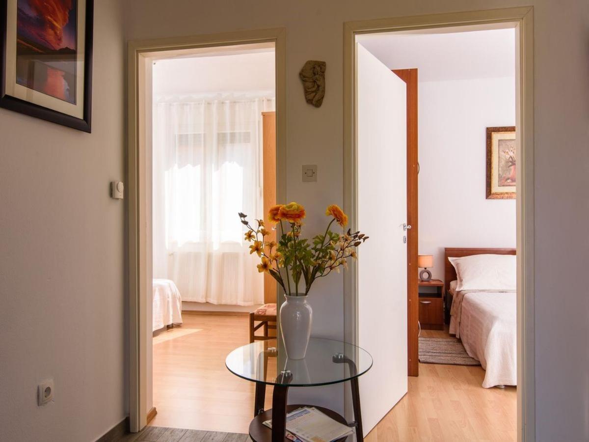Apartments Beba - Peaceful Location Trogir Exteriör bild